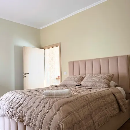 Maira Apartment *