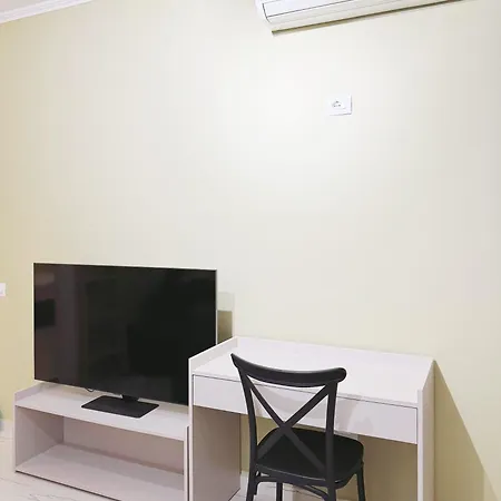 Maira Apartment *