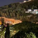 Maira 아파트
