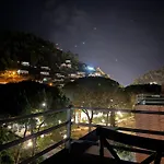Maira 아파트