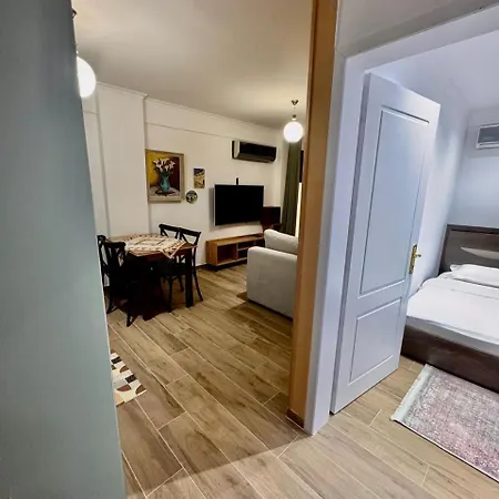 Maira Apartment *