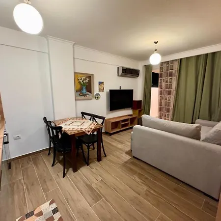 Maira Apartment *