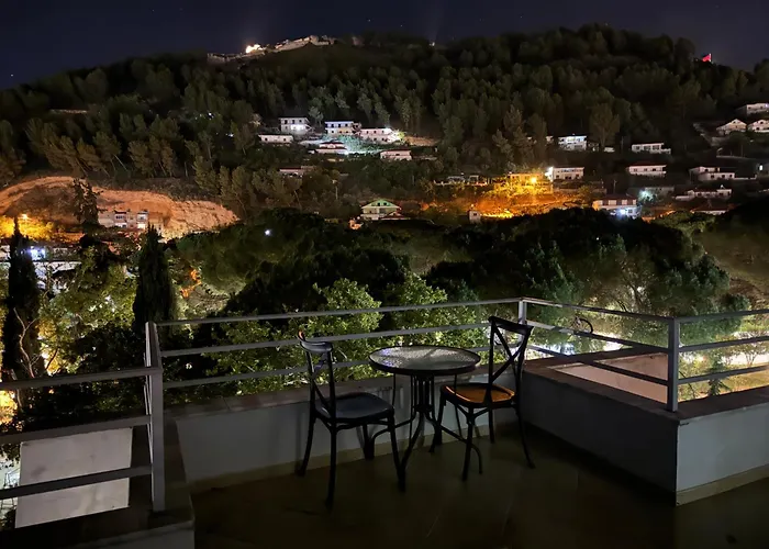 Maira Apartment *